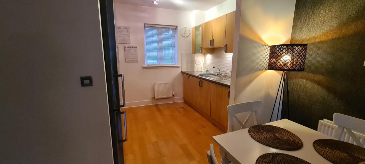 Pass The Keys Spacious 3Beds Flat Near City Centre - Free Parking Edinburgh Exterior photo